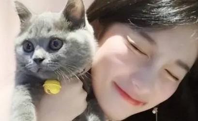 女生和猫一样可爱-图1