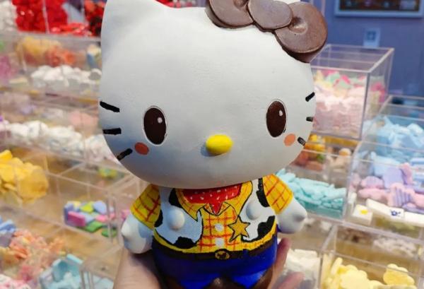 玛丽猫石膏娃娃涂色-图1